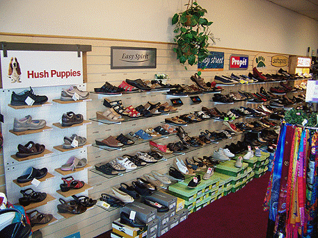 extra wide shoe store